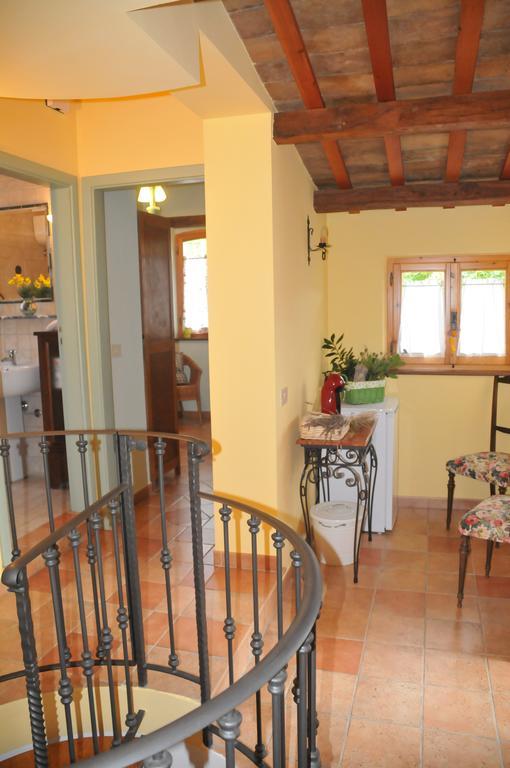 Guesthouse Casale Borgo Miriam Offida Kamer foto