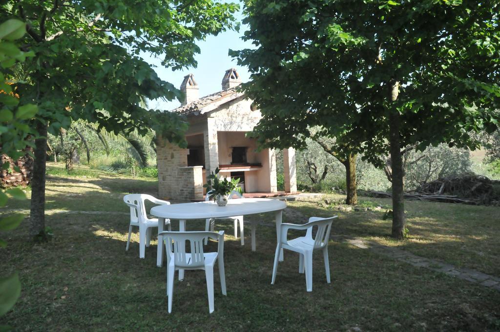 Guesthouse Casale Borgo Miriam Offida Kamer foto
