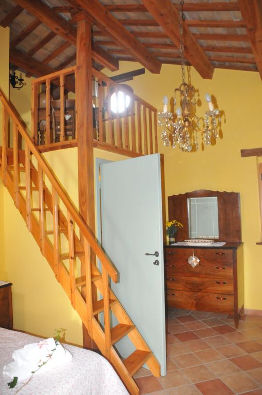 Guesthouse Casale Borgo Miriam Offida Kamer foto