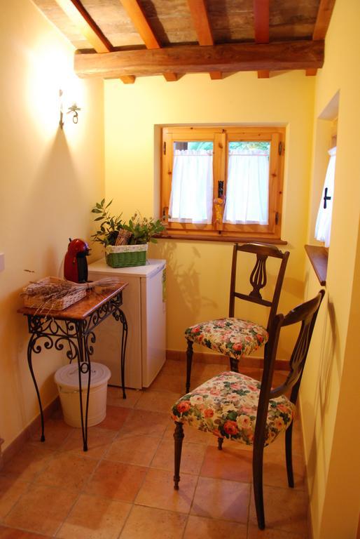 Guesthouse Casale Borgo Miriam Offida Kamer foto