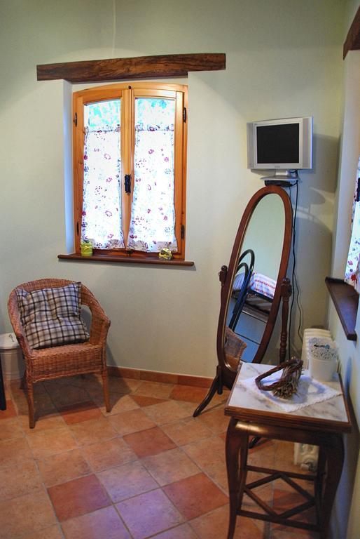 Guesthouse Casale Borgo Miriam Offida Kamer foto