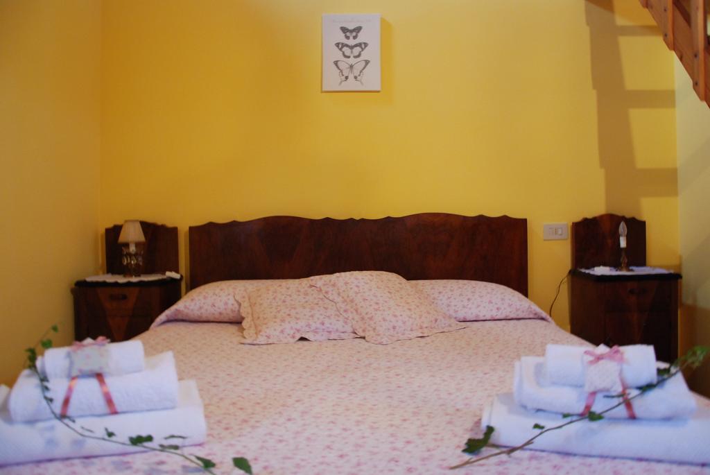 Guesthouse Casale Borgo Miriam Offida Kamer foto
