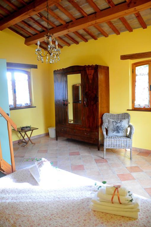 Guesthouse Casale Borgo Miriam Offida Kamer foto